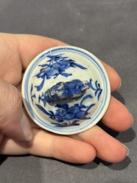A large collection of 152 pieces, mainly Chinese porcelain covers, Kangxi and later