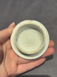 A large collection of 152 pieces, mainly Chinese porcelain covers, Kangxi and later