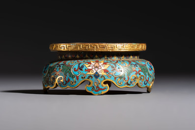 A Chinese cloisonn&eacute; and jade 'Da Ji 大吉 and Tian Xi 天喜' double-gourd vase and stand , 19/20th C.