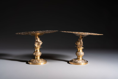 A pair of Chinese gilt-silver 'Dragon' tazzas, Heng Lai 恒來 marks, 19/20th C.