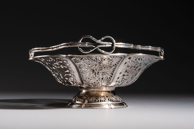 A Chinese silver 'Dragons and Bamboo' basket, Hung Chong 安昌 mark, 19/20th C.