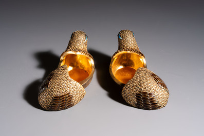 A pair of Chinese enamelled gilt-silver quail-form boxes and covers, 19/20th C.