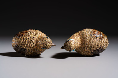 A pair of Chinese enamelled gilt-silver quail-form boxes and covers, 19/20th C.