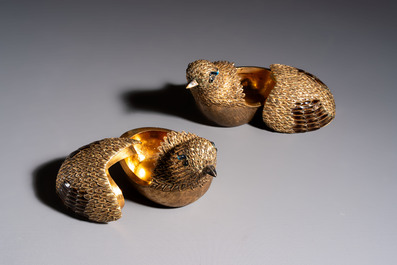 A pair of Chinese enamelled gilt-silver quail-form boxes and covers, 19/20th C.