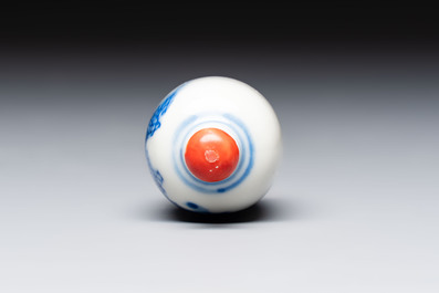 A Chinese blue and white 'Fisherman' snuff bottle, 19th C.