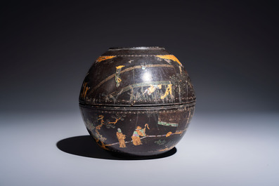 An unusual Chinese laque burgaut&eacute; 'Double Bowl' box depicting scenes from Xi Xiang Ji, Kangxi