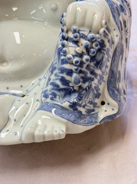 A Chinese blue and white Milefo Buddha, Wei Hongtai 魏洪泰 mark, 19th C.