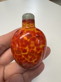A Chinese 'Realgar' glass snuff bottle, 19th C.