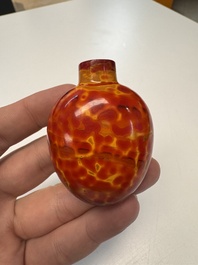 A Chinese 'Realgar' glass snuff bottle, 19th C.