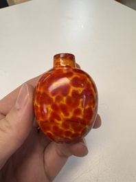 A Chinese 'Realgar' glass snuff bottle, 19th C.
