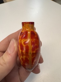 A Chinese 'Realgar' glass snuff bottle, 19th C.