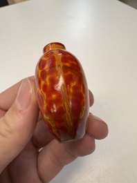 A Chinese 'Realgar' glass snuff bottle, 19th C.