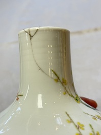 A fine Chinese famille verte 'Peacocks' vase, 19th C.