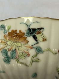 A pair of Chinese famille rose 'Cricket' bowls, Tongzhi marks, 19th C.