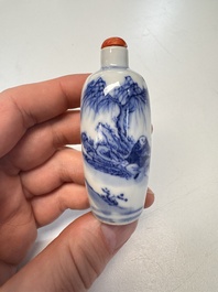 A Chinese blue and white 'Fisherman' snuff bottle, 19th C.