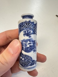 A fine Chinese blue and white 'Dragon' snuff bottle, 19th C.