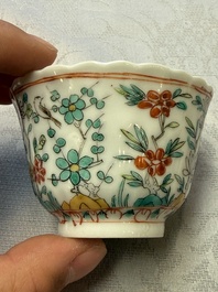 A pair of Chinese famille verte cups and saucers with floral design, Jade 玉 marks, 19th C.