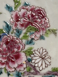 A pair of fine Chinese famille rose black-ground 'Scrolls and Flowers' plates, Yongzheng/Qianlong