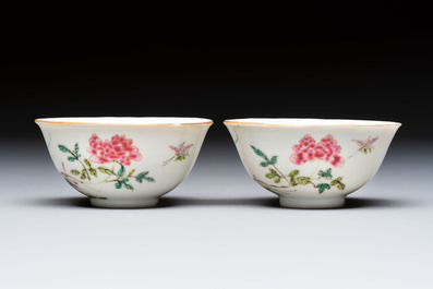 A pair of Chinese famille rose bowls with floral design, Guangxu mark of the period