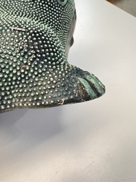 A Chinese verte biscuit model of a toad on stand, 18/19th C.