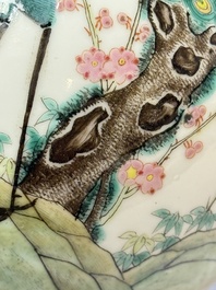 A fine Chinese famille verte 'Peacocks' vase, 19th C.