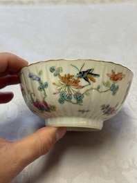 A pair of Chinese famille rose 'Cricket' bowls, Tongzhi marks, 19th C.