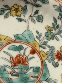 A pair of Chinese famille verte cups and saucers with floral design, Jade 玉 marks, 19th C.