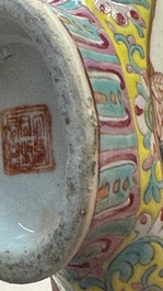 Eight Chinese famille rose and verte wares, 19/20th C.