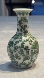 Eight Chinese famille rose and verte wares, 19/20th C.
