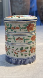 Eight Chinese famille rose and verte wares, 19/20th C.