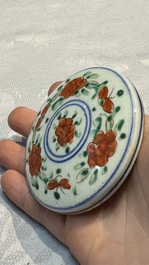 Eight Chinese famille rose and verte wares, 19/20th C.