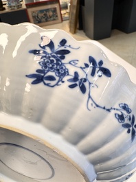 A pair of Chinese famille verte 'Sea Creatures' lobed plates, Kangxi