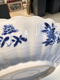 A pair of Chinese famille verte 'Sea Creatures' lobed plates, Kangxi