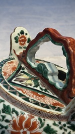 A pair of Chinese famille verte lime pots and covers for the Southeast Asian market, Kangxi