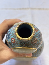 A Chinese cloisonn&eacute; and jade 'Da Ji 大吉 and Tian Xi 天喜' double-gourd vase and stand , 19/20th C.