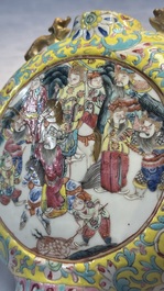 Eight Chinese famille rose and verte wares, 19/20th C.