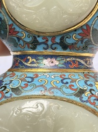 A Chinese cloisonn&eacute; and jade 'Da Ji 大吉 and Tian Xi 天喜' double-gourd vase and stand , 19/20th C.