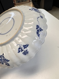 A rare pair of Chinese famille verte lobed plates with elegant ladies, Kangxi