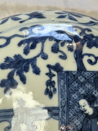 A circular Chinese blue and white box and cover, Wanli mark and of the period