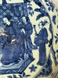 A circular Chinese blue and white box and cover, Wanli mark and of the period