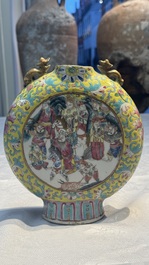 Eight Chinese famille rose and verte wares, 19/20th C.