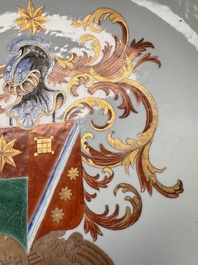 A rare large Chinese armorial dish with the arms of de Heere for the Dutch market, Qianlong, ca. 1735-1765