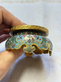 A Chinese cloisonn&eacute; and jade 'Da Ji 大吉 and Tian Xi 天喜' double-gourd vase and stand , 19/20th C.