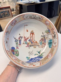 A Chinese Canton famille rose 'Mandarin Subject' bowl, Qianlong