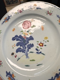 22 Chinese blue, white, famille rose and Imari-style wares, Kangxi and later