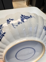 A rare pair of Chinese famille verte lobed plates with elegant ladies, Kangxi