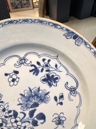 22 Chinese blue, white, famille rose and Imari-style wares, Kangxi and later