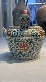 A pair of Chinese famille verte lime pots and covers for the Southeast Asian market, Kangxi