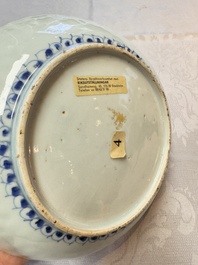 Four Chinese 'Kraak' blue and white plates with a bird on a rock, Wanli