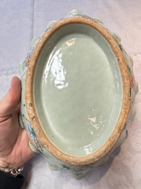 Three Chinese famille rose celadon-ground leaf-form tazzas, Tongzhi and Guangxu marks, 19th C.